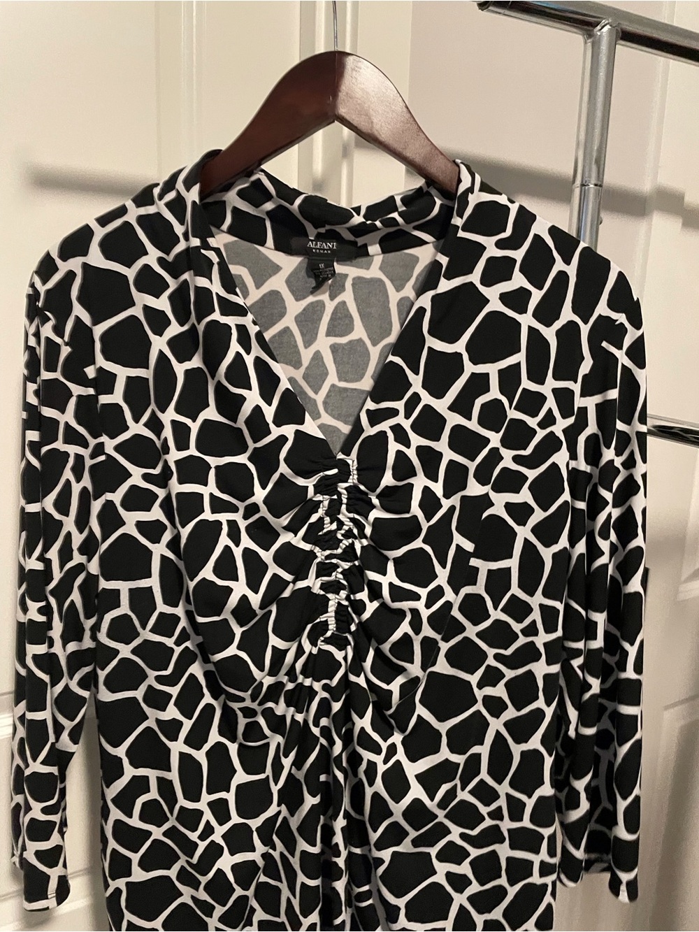 Alfani Black and White Long-Sleeve Ruched Front Top